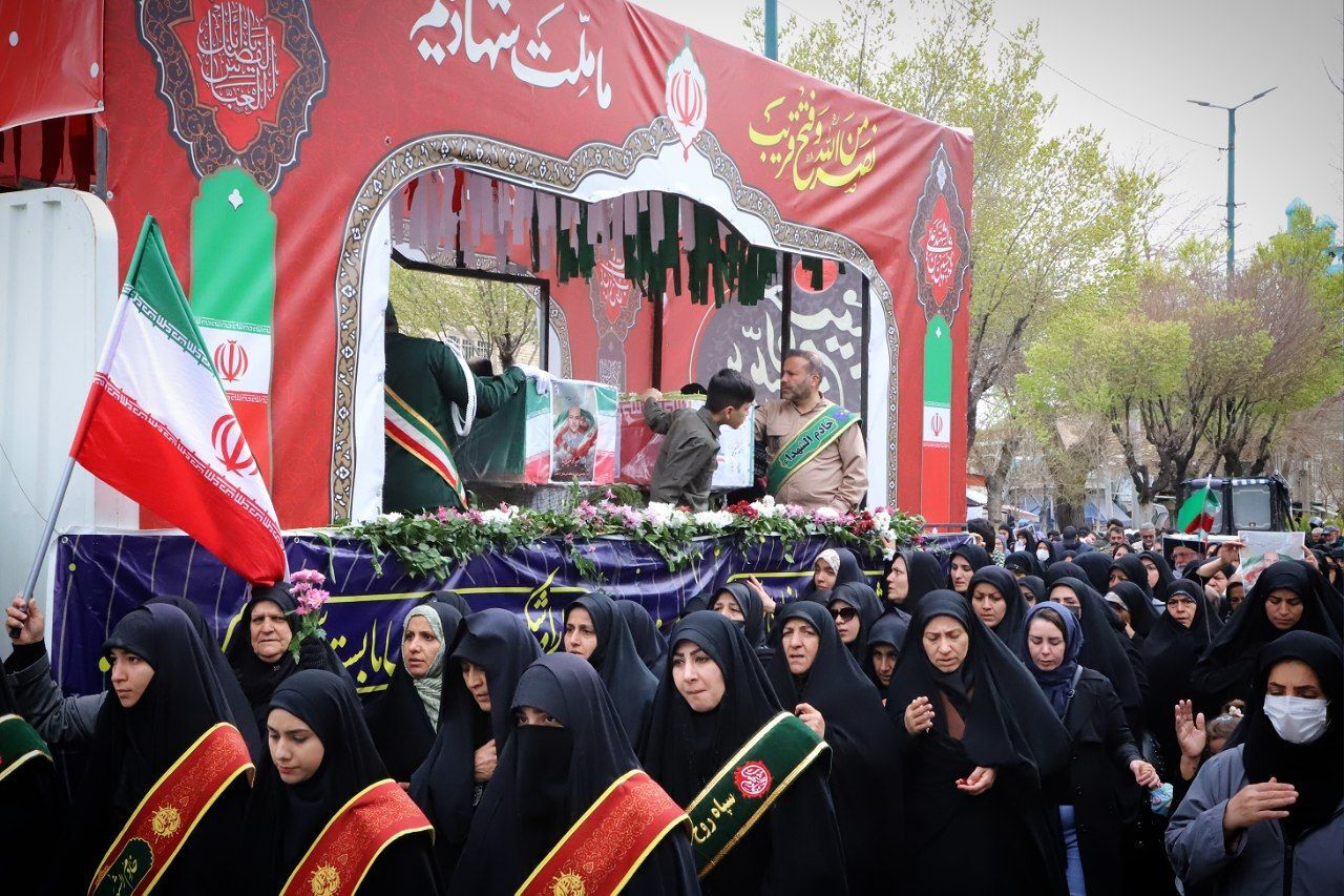 تصاویر/ مراسم تشییع و خاکسپاری پیکر شهیدان حسیبی و سعیدی نیا