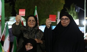 تصاویر / چهل و نهمین شب حضور و کارت قرمز مردم اصفهان به ترامپ