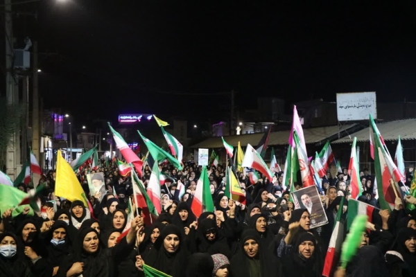 تصاویر/ حضور حماسی مردم دهلران همچون رودی خروشان همچنان باشکوه ادامه دارد