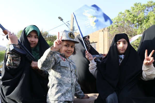 تصاویر/ برگزاری اجتماع «دختران جان‌فدای ایران» در اراک