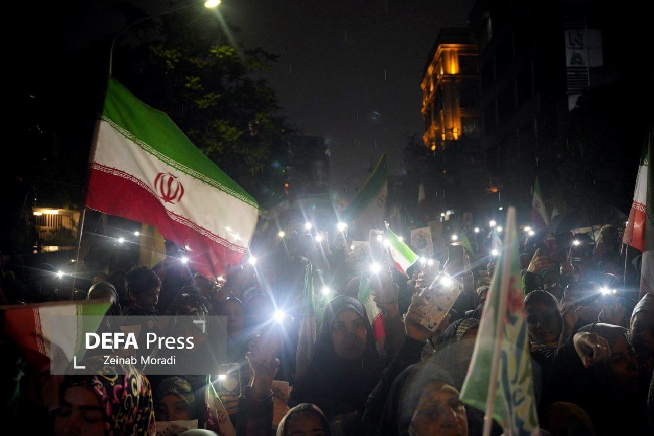 بیعت دختران دانش‌آموز تهرانی در جشن فرشته‌ها