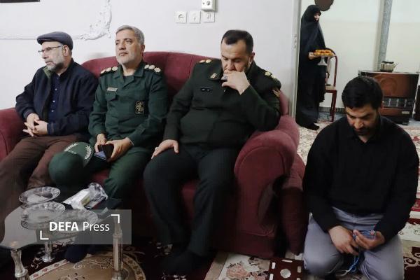 دیدار مدیرکل حفظ آثار و نشر ارزش‌های دفاع مقدس و مقاومت مازندران با خانواده شهید ناوشکن دنا+ تصاویر