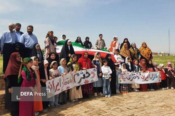 دورهمی دختران گنبدی به یاد شهدای مدرسه میناب درجوار گنبدقابوس