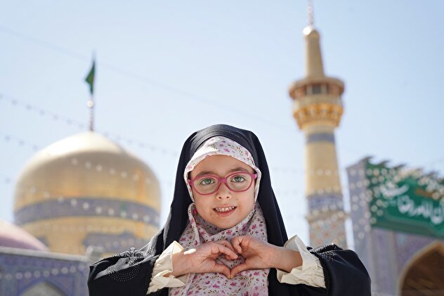 تصاویر/ حضور دختران ایران زمین در حرم امام مهربانی‌ها