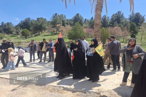 حماسه حضور خونخواهان رهبر شهید در یادمان شهید گمنام موزه دفاع مقدس و مقاومت خراسان شمالی + تصاویر