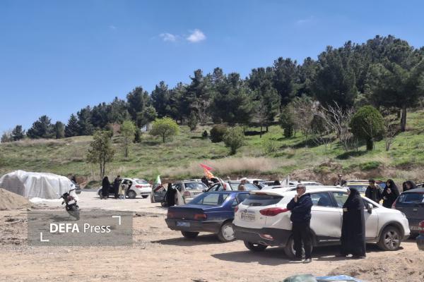 حماسه حضور خونخواهان رهبر شهید در یادمان شهید گمنام موزه دفاع مقدس و مقاومت خراسان شمالی + تصاویر