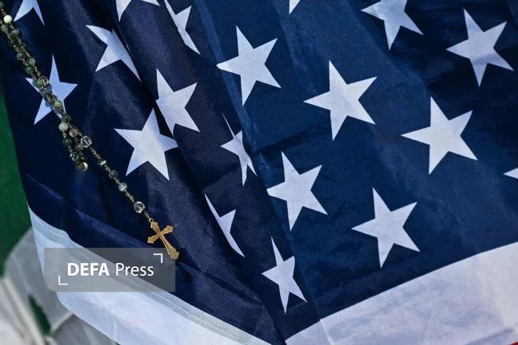 جنگ صلیبی ترامپ، عیسی حقیقی را در مقابل عیسی ماگا قرار داد