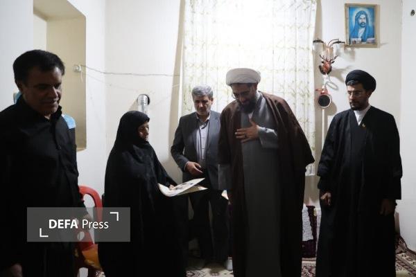 تجلیل نماینده ولی‌فقیه در استان همدان از خانواده شهدای جنگ رمضان + تصاویر