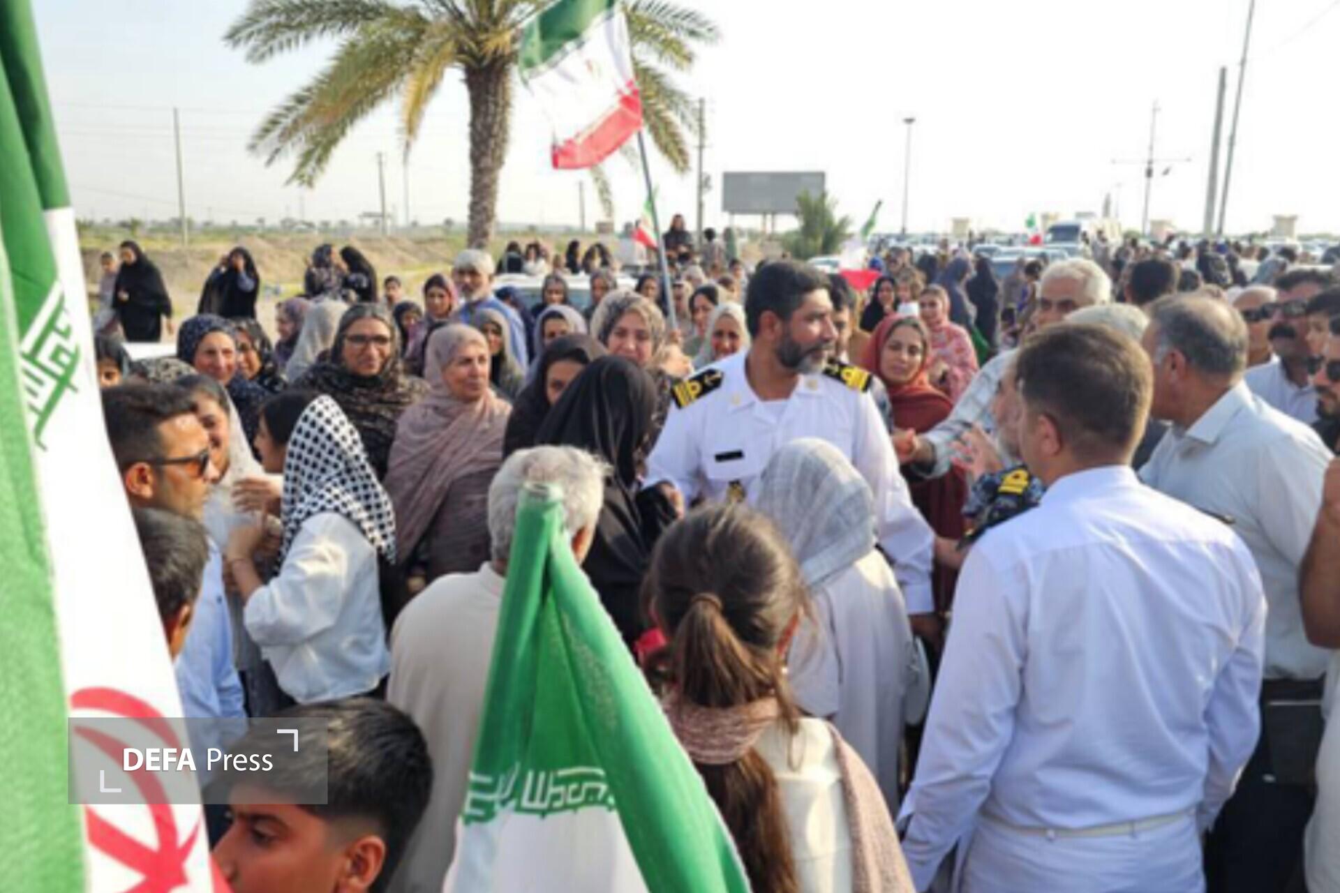 استقبال از بازمانده ناو دنا در شهر قلعه قاضی بندرعباس