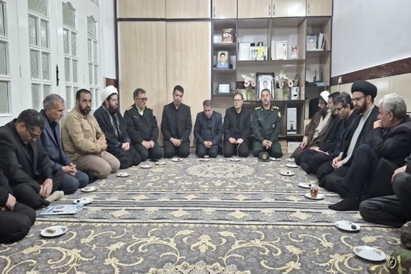 دیدار مسئولان زنجانی با خانواده شهید سید «امیرحسین کرباسی» 