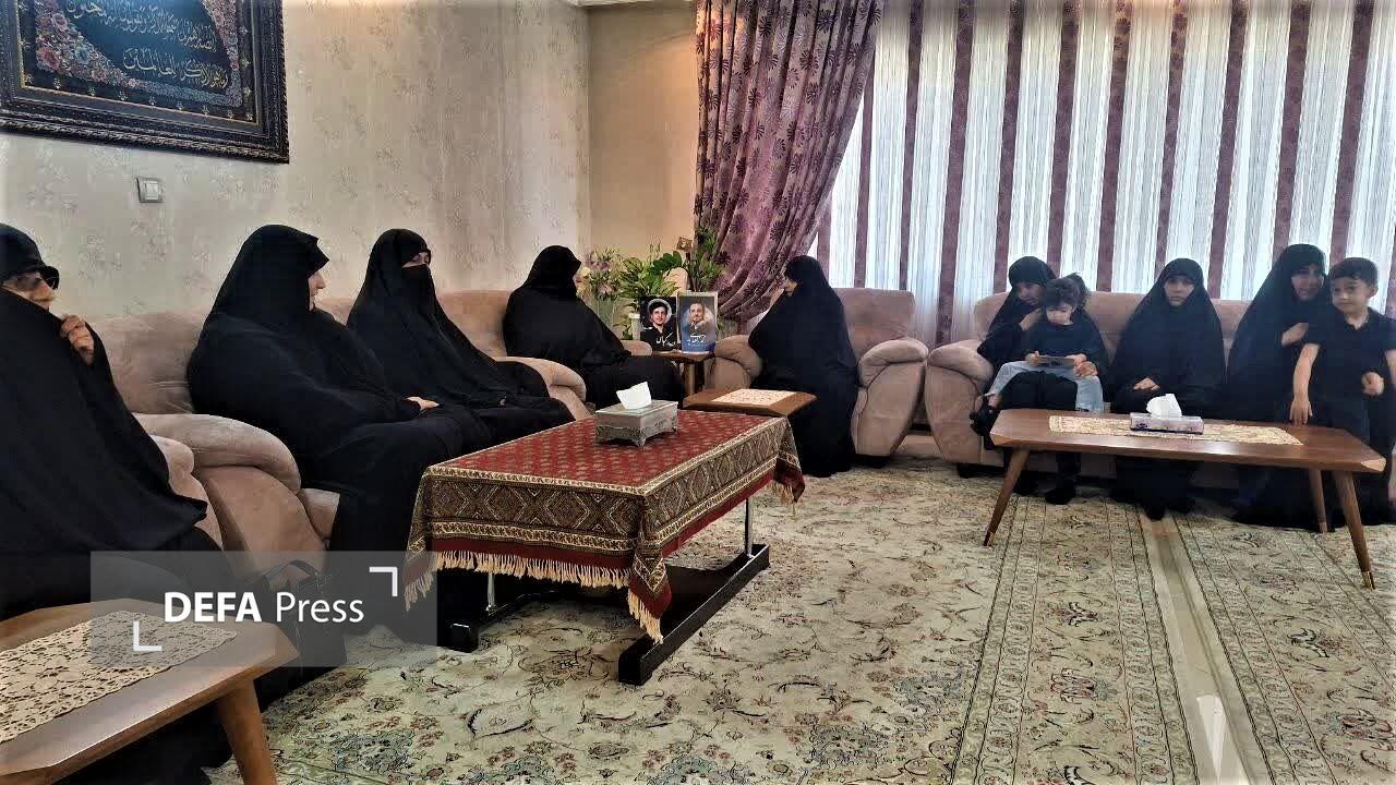 دیدار نوروزی مدیر جامعه‌الزهرا (س) با خانواده شهیدان «کرباسی» و «زاهدی پور»