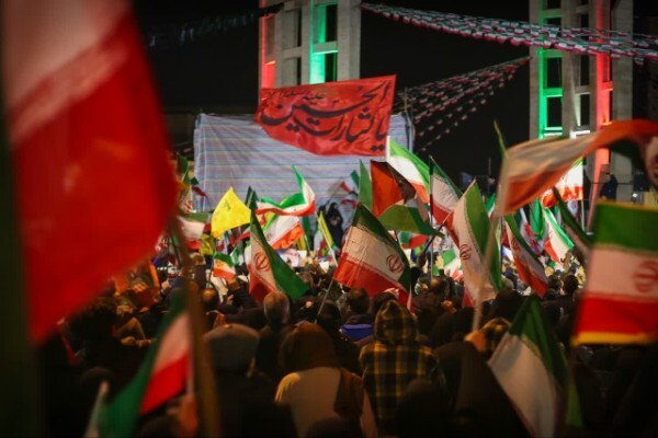 وداع زنجانی‌ها با شهید «بازرگانی‌فر»