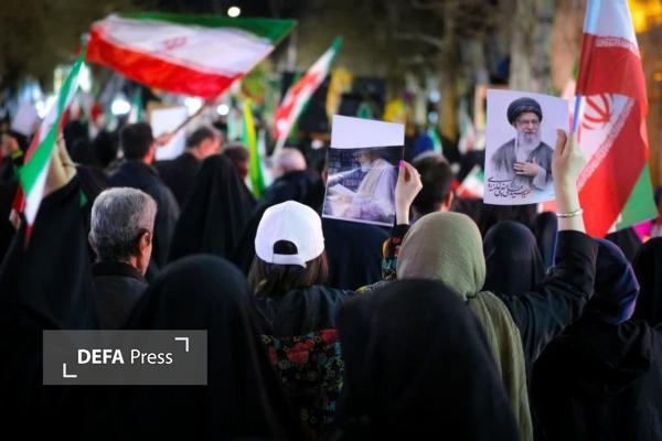 راهپیمایی حماسی مردم قزوین در حمایت از صنعت برق برگزار شد