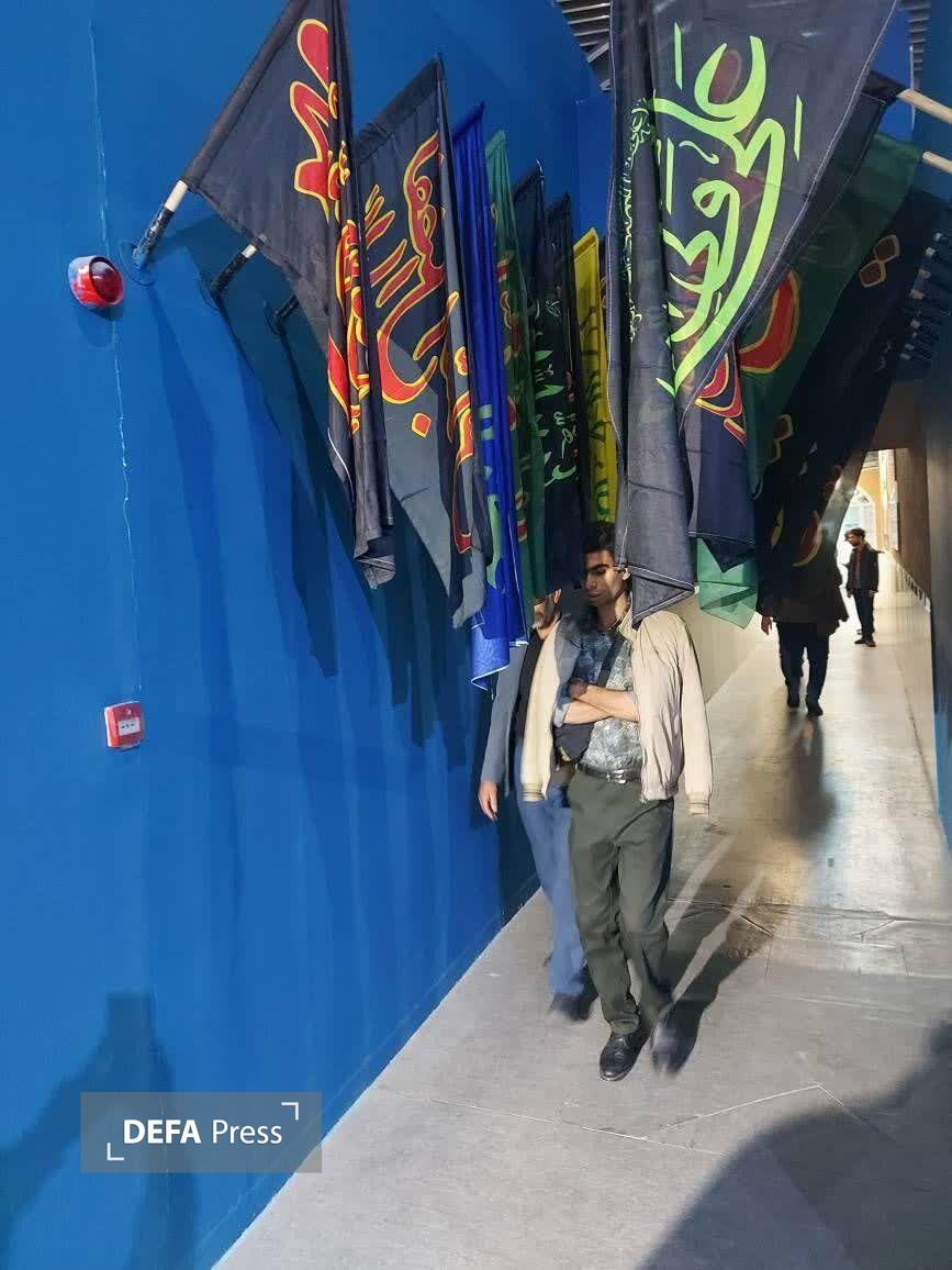 استقبال گردشگران در اولین روز از بازگشایی موزه ملی انقلاب اسلامی و دفاع مقدس+ تصاویر