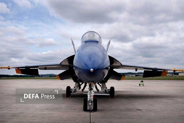 یک فروند هواپیمای F۱۸ ارتش تروریستی آمریکا مورد اصابت دقیق قرار گرفت یک فروند هواپیمای F۱۸ ارتش تروریستی آمریکا مورد اصابت دقیق قرار گرفت