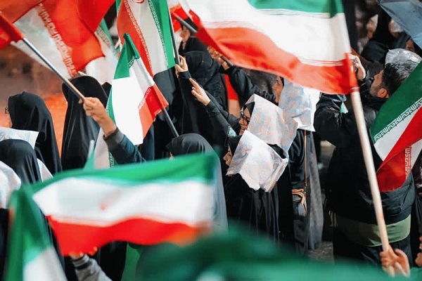 حضور گستردهٔ کرمانی‌ها در میدان آزادی+ تصاویر