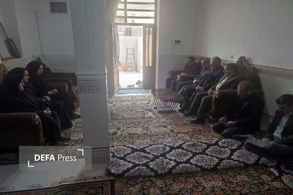 مدیران بنیاد و فرهنگ ارشاد کرمان با خانواده شهدای ناو دنا و دفاع مقدس در بردسیر دیدار کردند مدیران بنیاد و فرهنگ ارشاد کرمان با خانواده شهدای ناو دنا و دفاع مقدس در بردسیر دیدار کردند