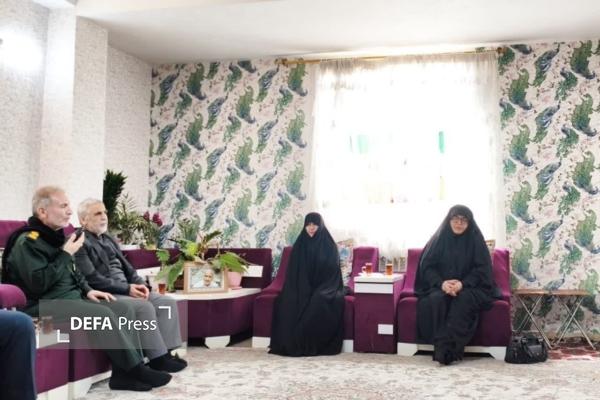 مادران شهدا، زینب‌وار ایستادند