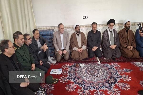 دیدار معاون سیاسی، امنیتی و اجتماعی استانداری زنجان با خانواده شهید «خدابندهلو» دیدار معاون سیاسی، امنیتی و اجتماعی استانداری زنجان با خانواده شهید «خدابندهلو»