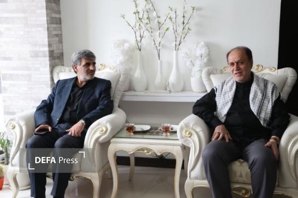دیدار مسئولان استان همدان با خانواده شهدای جنگ رمضان + تصاویر
