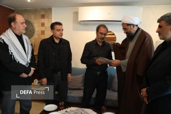 دیدار مسئولان استان همدان با خانواده شهدای جنگ رمضان + تصاویر