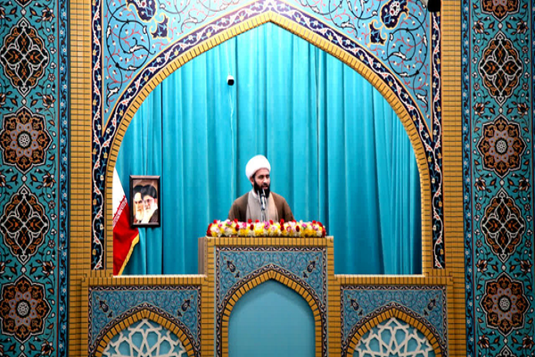 امام‌جمعه موقت کرمانشاه: سال‌هاست دشمنان جنگی ترکیبی را علیه ملت ایران آغاز کرده‌اند