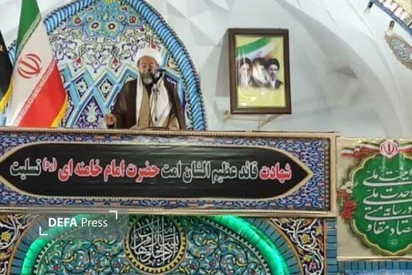 سفره انقلاب جای منافقان نیست سفره انقلاب جای منافقان نیست