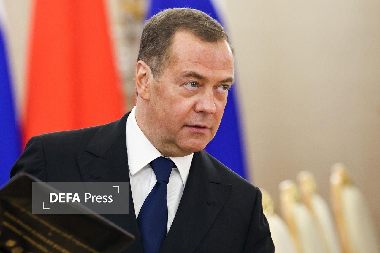 مدودف: اقدام آمریکا در ایران یک اشتباه راهبردی بزرگ بود مدودف: اقدام آمریکا در ایران یک اشتباه راهبردی بزرگ بود