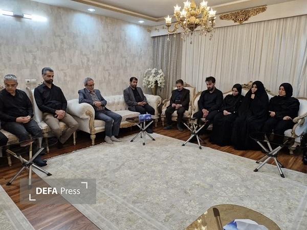 دیدار مدیرکل تسهیلات بنیاد شهید کشور با خانواده شهید امیر امیرمحمدی در کرمان+تصاویر