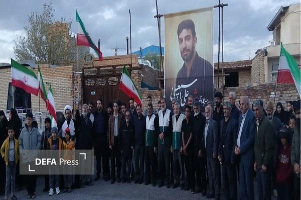 طرح «آبروی محله، افتخار کوچه» با تجلیل از خانواده شهید «علی اسماعیلی» در شهربابک اجرا شد