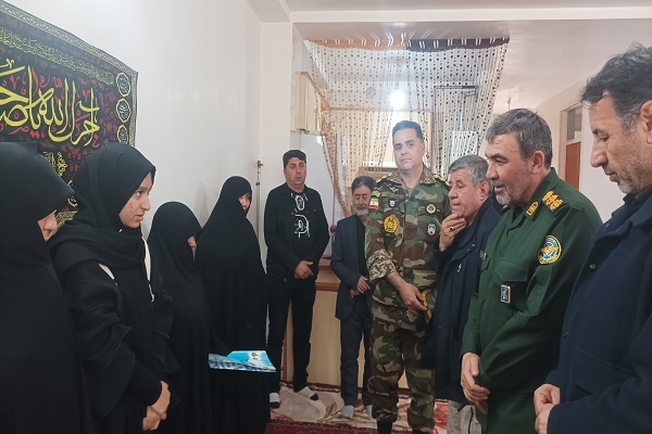 ملتی که فرهنگ ایثار و شهادت را در جان خود دارد، هیچ‌گاه در برابر فشار‌ها و تهدید‌ها عقب‌نشینی نمی‌کند