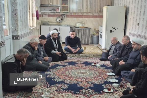 مدیرکل حفظ آثار دفاع مقدس قزوین با خانواده شهید حیدری در قمیک دیدار کرد