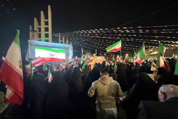 تصاویر/ وداع مردم شهیدپرور زنجان با پیکر شهدای حمله تروریستی شب گذشته