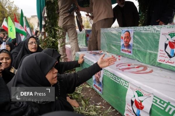 قزوین ایستاد، گریست، بدرقه کرد/ روایت وداع با شش ستاره نجفآباد قزوین ایستاد، گریست، بدرقه کرد/ روایت وداع با شش ستاره نجفآباد