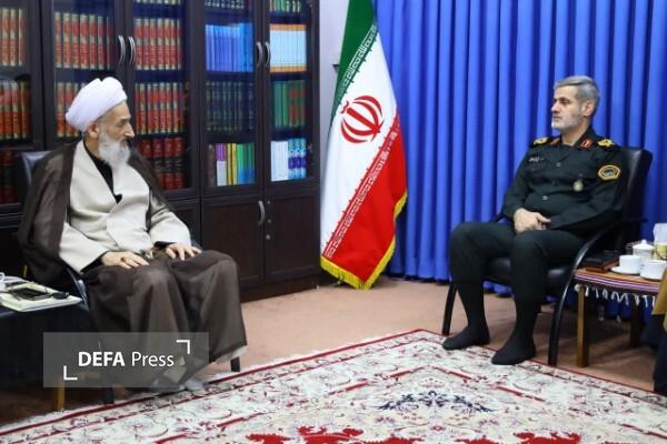 دروغ‌گویی‌ها و بی‌هویتی دشمن برای همگان آشکار شده است/ حضور خیابانی مردم حجت را بر همه تمام کرد