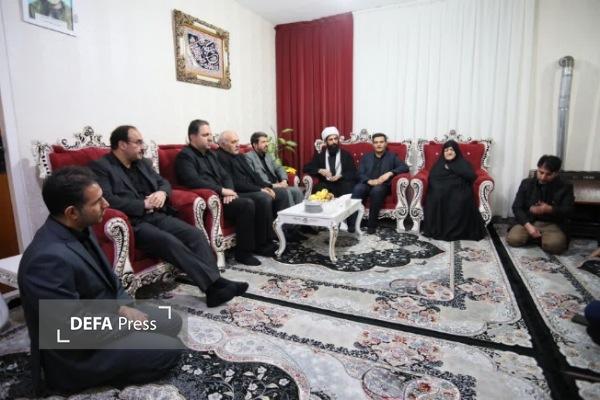 دیدار استاندار همدان با خانواده شهید «علی‌اصغر وهابی» در رزن + تصاویر