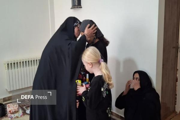 دیدار اعضای کانون خواهران شهدا با خانواده شهید دانشور به مناسبت روز دختر