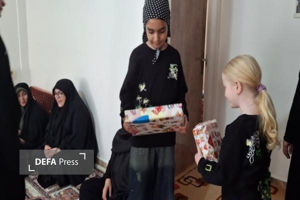 دیدار اعضای کانون خواهران شهدا با خانواده شهید دانشور به مناسبت روز دختر