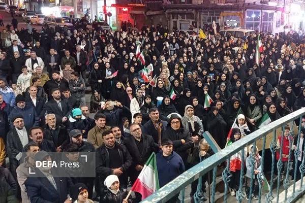 اجرای نمایش «صندلی صمیمت» با موضوع شهدای میناب در شهرستان گرمی