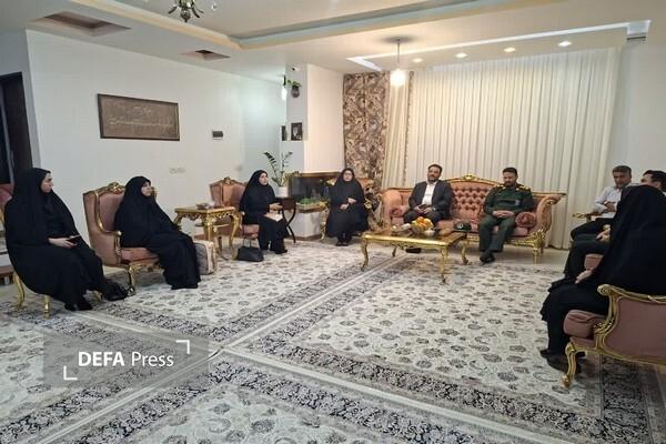دیدار فرماندار شهرستان سرخس با دختران شهدای سرخس+ تصاویر