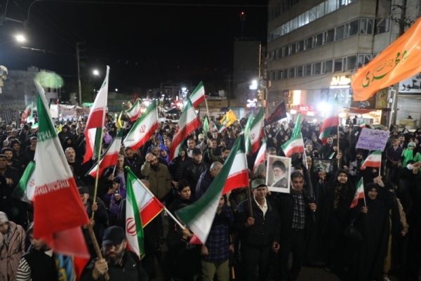 تصاویر/ یک ایلام متحد و منسجم هر شب در میدان