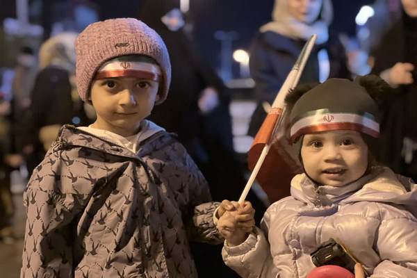 تصاویر / خیابان‌های گرگان لبریز از عشق و بصیرت مردم