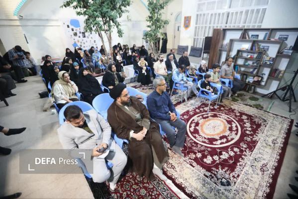 برگزاری آیین رونمایی از کتاب «بی تار» با حضور نویسنده کتاب+ تصاویر