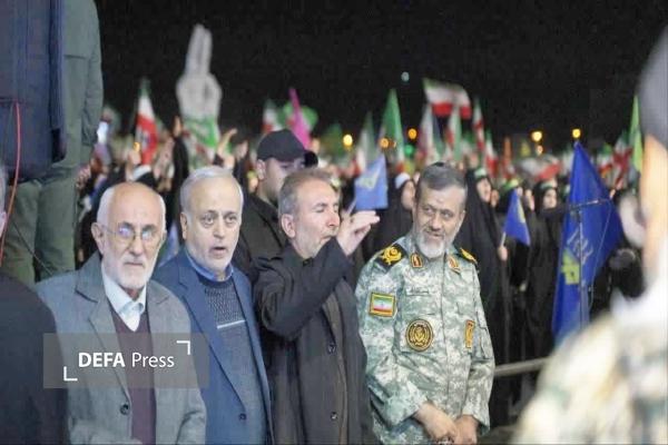 اجتماع پرشور مردم قزوین در حمایت از نظام، رهبری و نیروهای مسلح برگزار شد