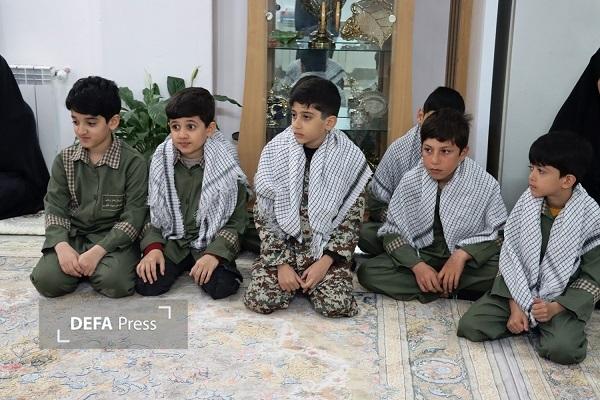 دیدار مدیرکل حفظ آثار و نشر ارزش‌های دفاع مقدس و مقاومت مازندران با خانواده نخبه شهید جنگ رمضان در بابلسر