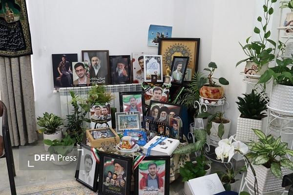 دیدار مدیرکل حفظ آثار و نشر ارزش‌های دفاع مقدس و مقاومت مازندران با خانواده نخبه شهید جنگ رمضان در بابلسر