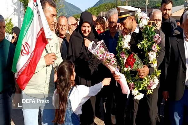 بازگشت فرزند علی‌آبادکتول از حادثه ناو دنا به آغوش وطن