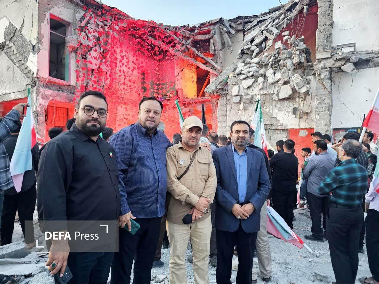 حضور گروه هنری نورالشهداء فارس در گلزار شهدای میناب و دیدار با خانواده شهدای دانشآموز حضور گروه هنری نورالشهداء فارس در گلزار شهدای میناب و دیدار با خانواده شهدای دانشآموز