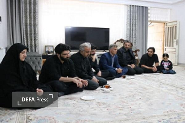 مسئولان لرستان با خانواده شهیدان «الیاسی» و «حسن‌پور» دیدار کردند