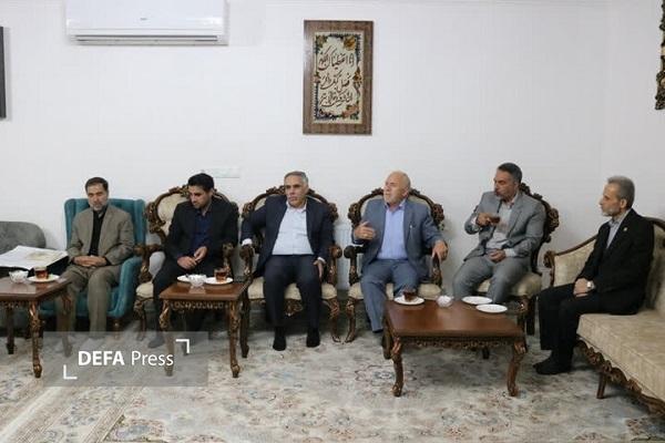 مسئولان لرستان با خانواده شهیدان «الیاسی» و «حسن‌پور» دیدار کردند